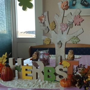Die Landfrauen Erdmannhausen treffen sich zu einem gemütlichen  Herbstabend mit Zwiebelkuchen und neuem Wein